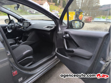 Peugeot 208 — 23