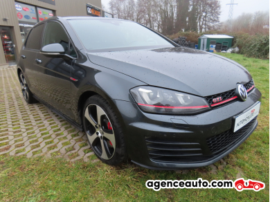 Volkswagen Golf — 3