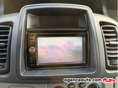 Renault Trafic — 12