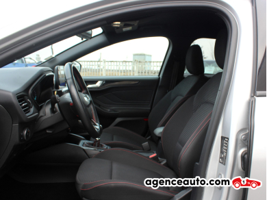 Ford Focus SW — 12
