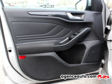Ford Focus SW — 11
