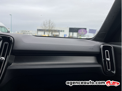 Volvo XC40 — 30
