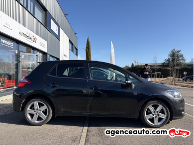 Toyota Auris — 28