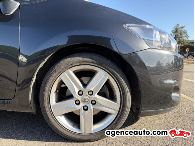 Toyota Auris — 24