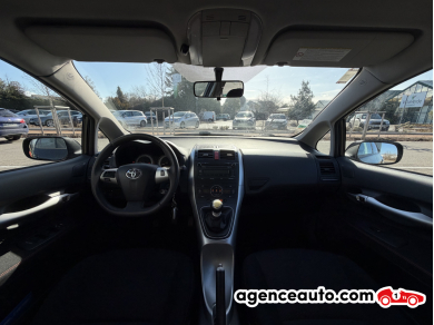 Toyota Auris — 7
