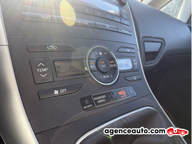 Toyota Auris — 16