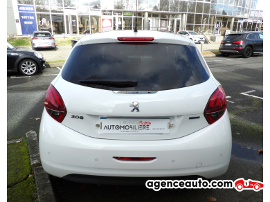 Peugeot 208 — 6