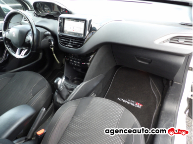 Peugeot 208 — 27