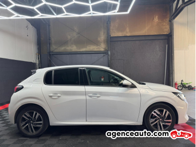 Peugeot 208 — 7