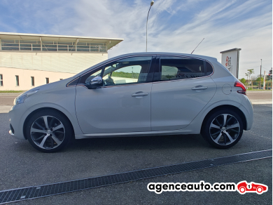 Peugeot 208 — 4