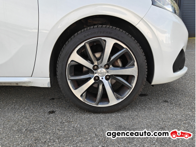 Peugeot 208 — 9