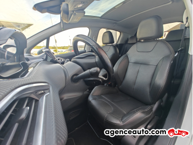 Peugeot 208 — 10