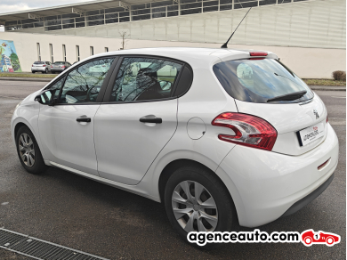 Peugeot 208 — 5