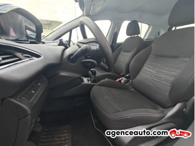 Peugeot 208 — 10