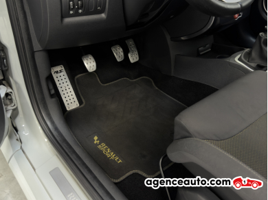 Renault Clio — 17