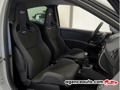 Renault Clio — 12