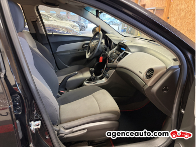 Chevrolet Cruze — 12