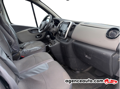 Renault Trafic — 12