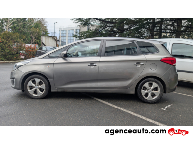 Kia Carens — 4