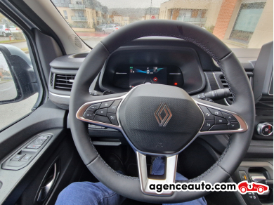 Renault Trafic — 12