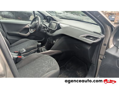 Peugeot 2008 — 12