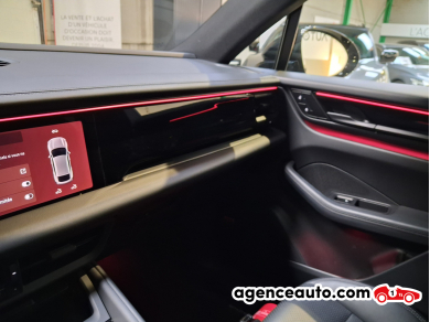 Porsche Macan — 23
