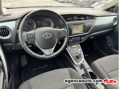 Toyota Auris — 12