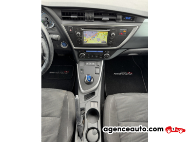 Toyota Auris — 15