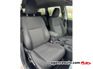 Toyota Auris — 18