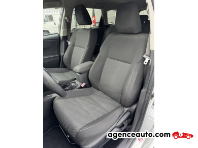 Toyota Auris — 10