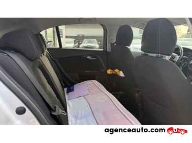 Fiat Tipo — 12