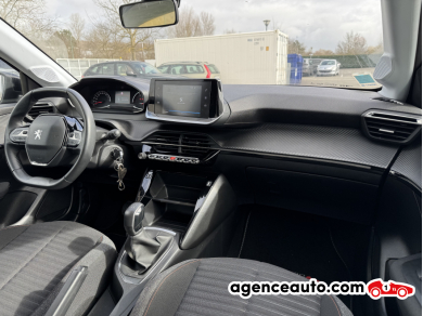 Peugeot 208 — 15