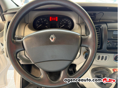 Renault Trafic — 12