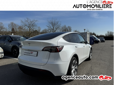 Tesla Model Y — 3