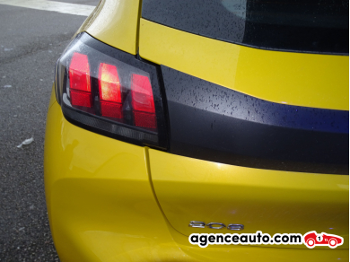 Peugeot 208 — 32