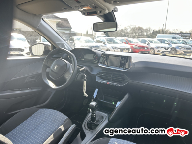 Peugeot 208 — 10