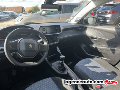 Peugeot 208 — 12