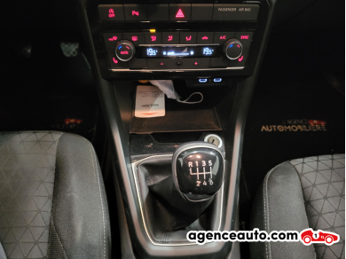 Volkswagen T-Cross — 18
