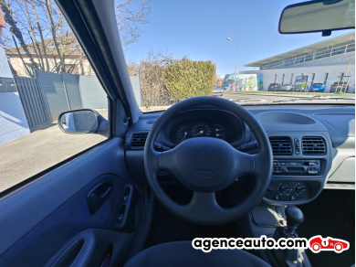 Renault Clio — 19