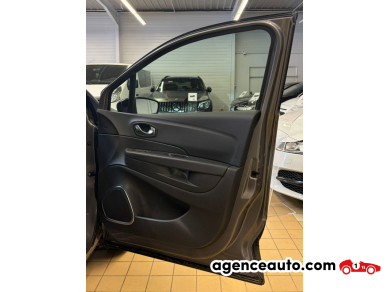 Renault Captur — 32