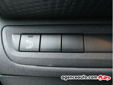 Peugeot 2008 — 32