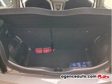 Volkswagen UP — 18