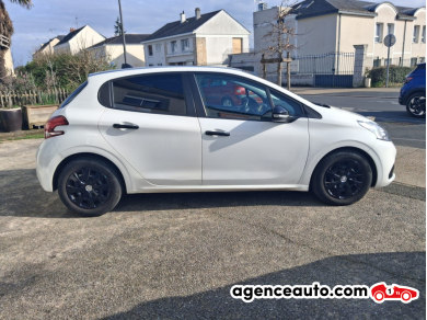 Peugeot 208 — 4