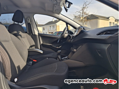 Peugeot 208 — 12