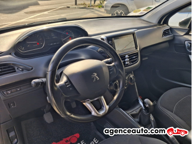 Peugeot 208 — 10