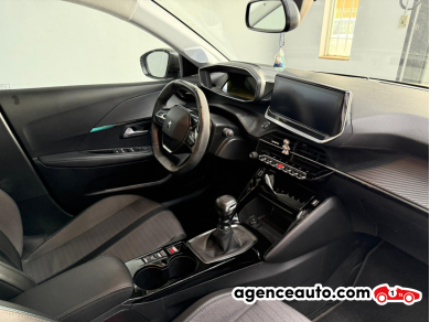 Peugeot 208 — 17