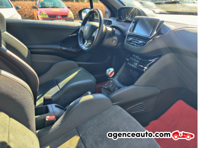Peugeot 208 — 11