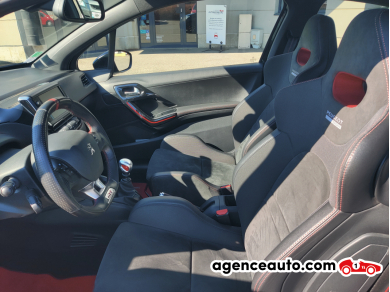 Peugeot 208 — 15