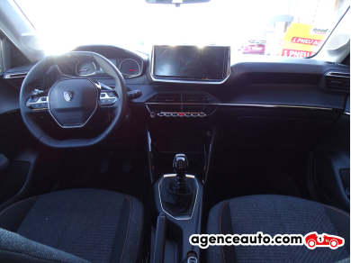 Peugeot 208 — 19