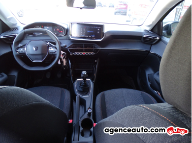Peugeot 208 — 18